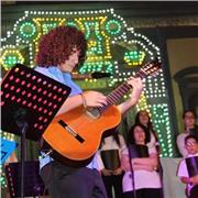 Salve, sono uno studente di chitarra; giovane e con tanta voglia di fare e crescere insieme